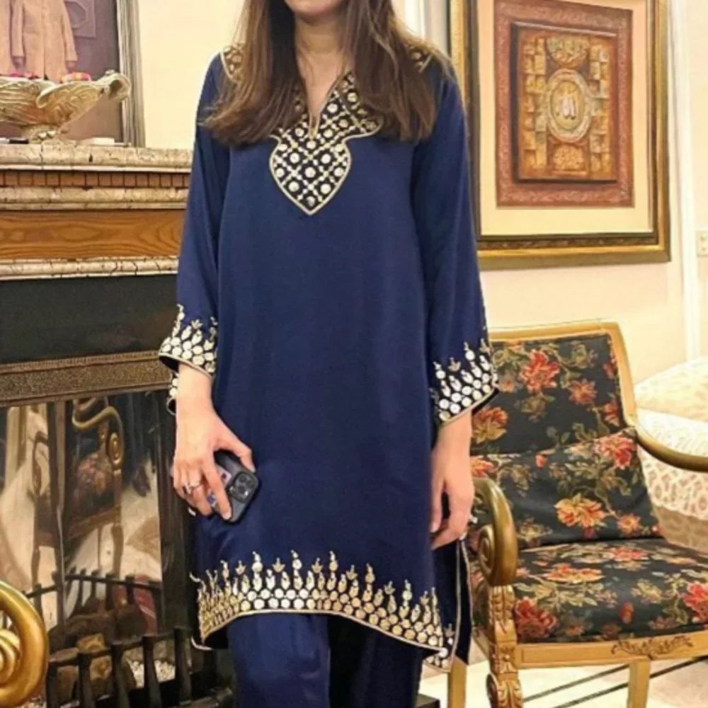 Pakistani Party wear Salwar Kameez - Picture 1 of 2